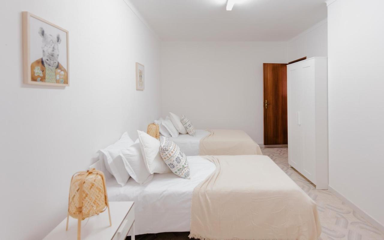 Zambujeira Do Mar 4-Bed House Perfect For Families & Friends Apartamento Exterior foto